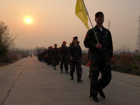 賦安防火門(mén)參加團(tuán)隊(duì)拓展訓(xùn)練?