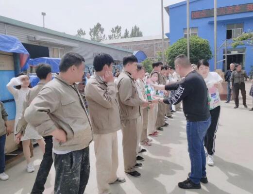 鄭州賦安防火門五一勞動節(jié)發(fā)福利了！